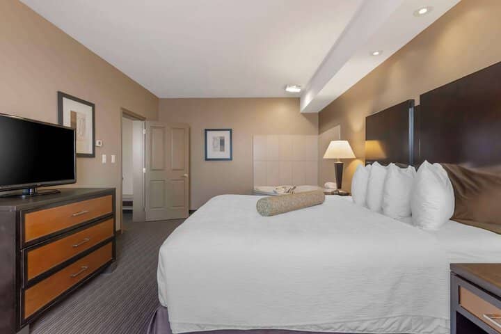 Room 12 of 40