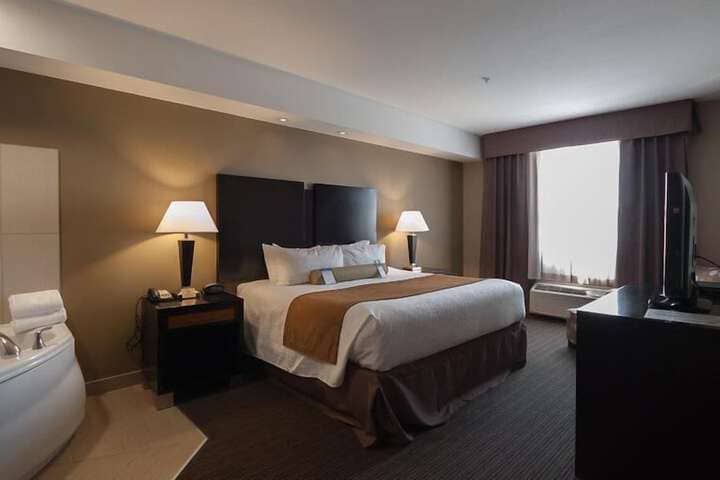 Room 8 of 40
