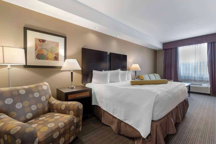Room 22 of 40