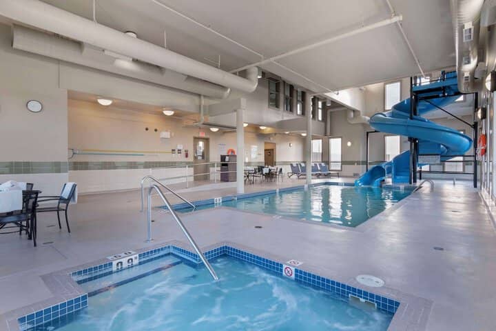 Pool 32 of 40