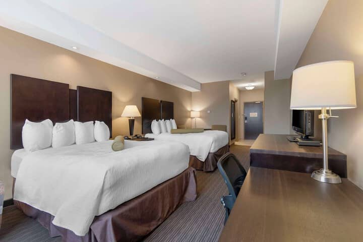 Room 17 of 40